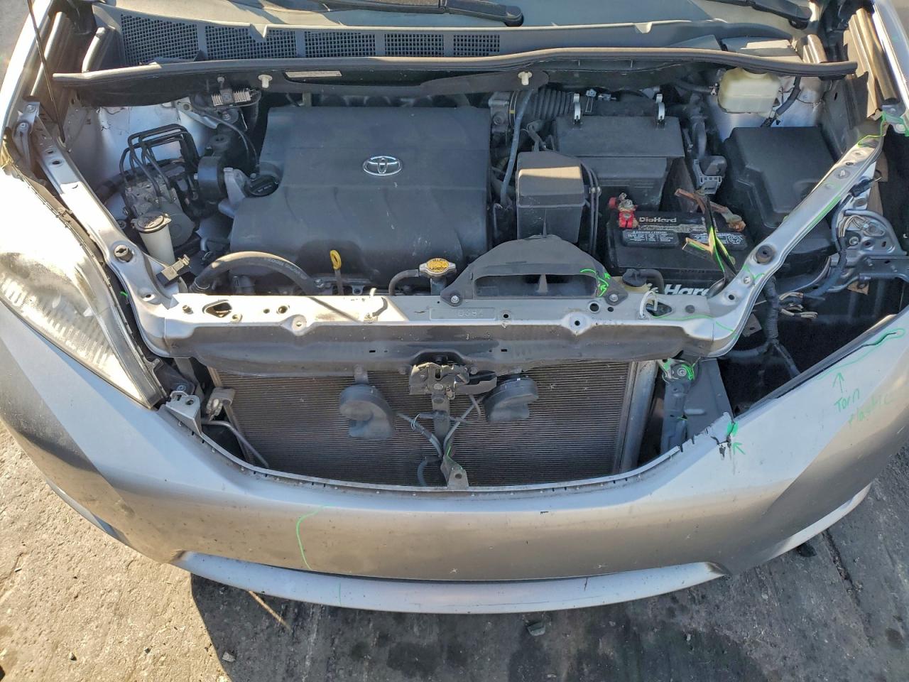 2015 TOYOTA SIENNA XLE photo 23