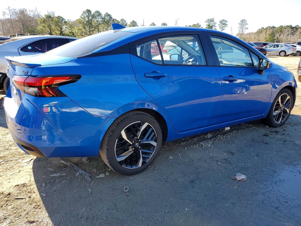 2024 NISSAN VERSA SR photo 3