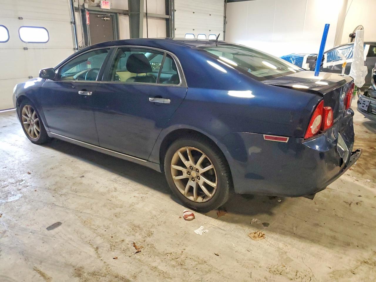 2011 CHEVROLET MALIBU LTZ photo 2