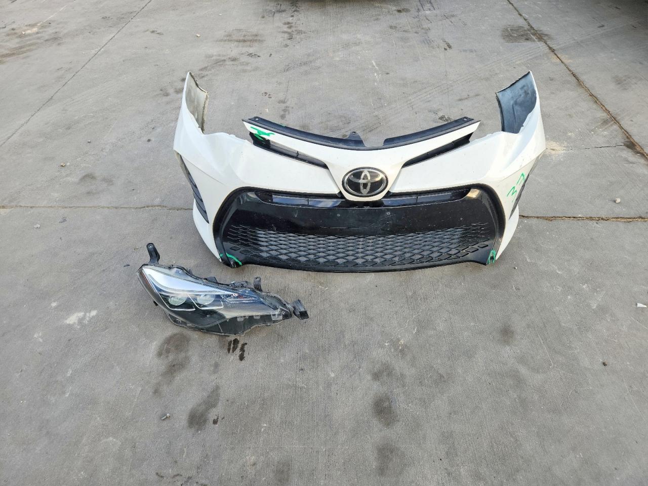 2019 TOYOTA COROLLA L photo 12