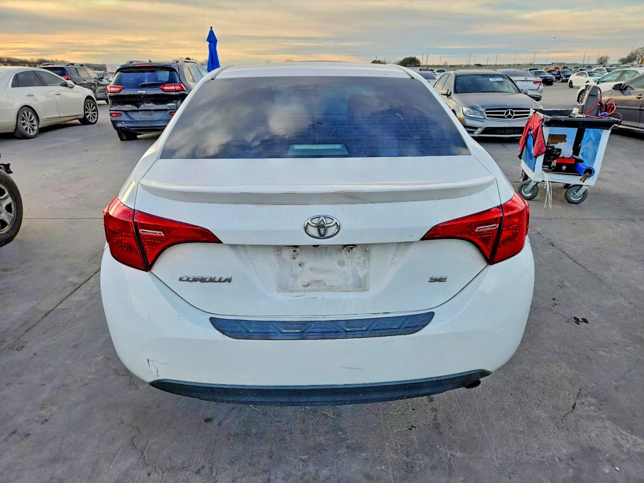 2019 TOYOTA COROLLA L photo 6