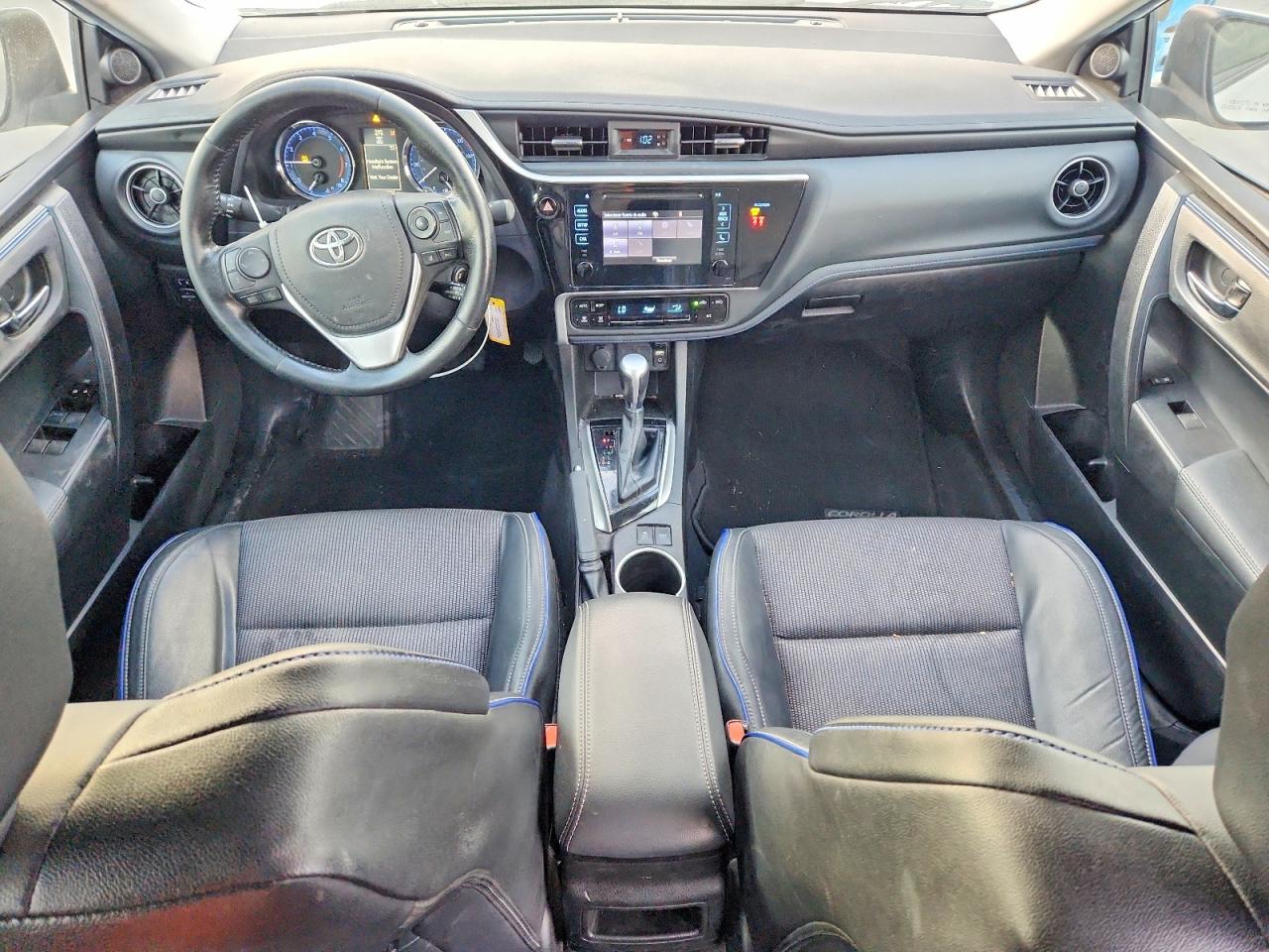 2019 TOYOTA COROLLA L photo 8