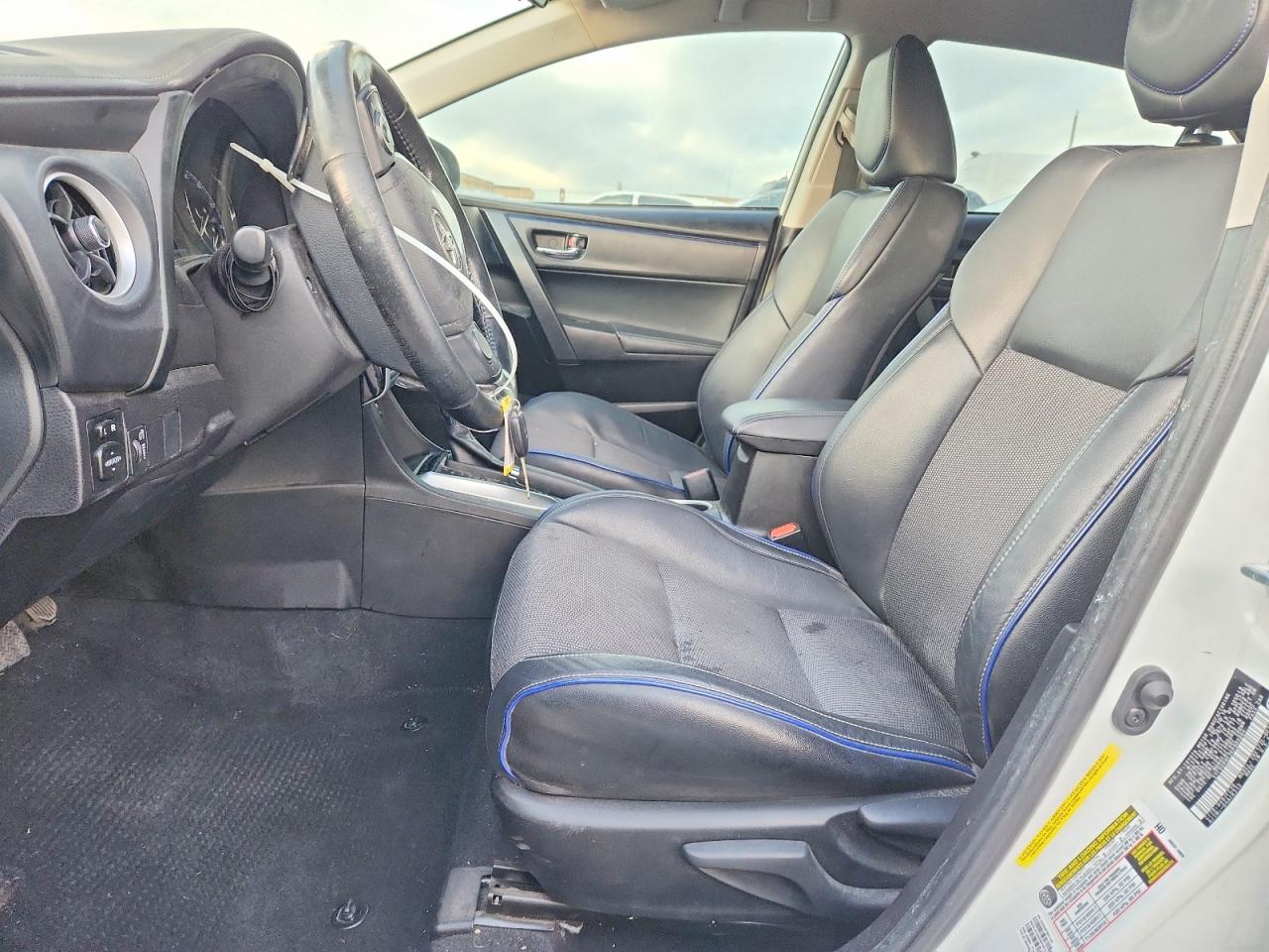 2019 TOYOTA COROLLA L photo 7