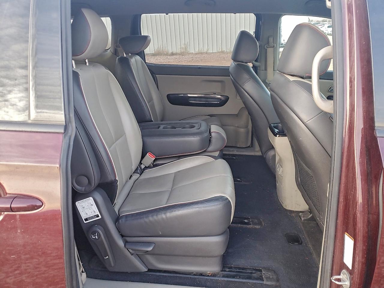 2016 KIA SEDONA EX photo 21
