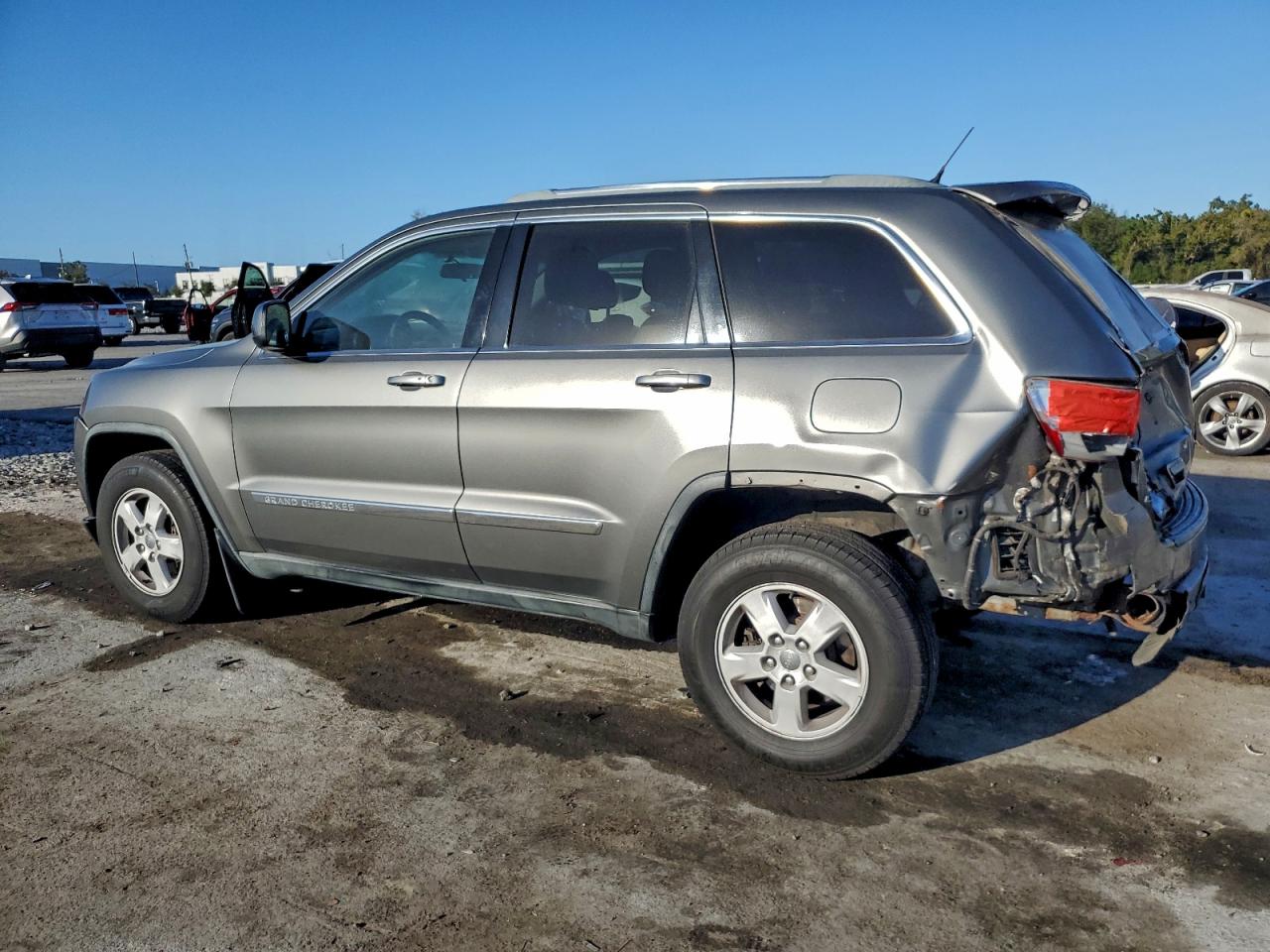 2012 JEEP GRAND CHEROKEE LAREDO photo 2