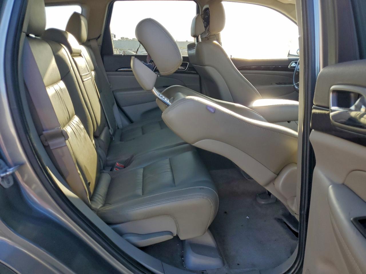 2012 JEEP GRAND CHEROKEE LAREDO photo 11
