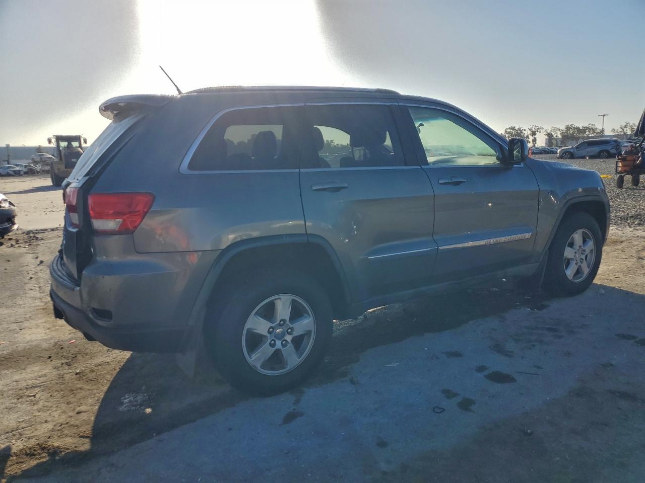 2012 JEEP GRAND CHEROKEE LAREDO photo 3