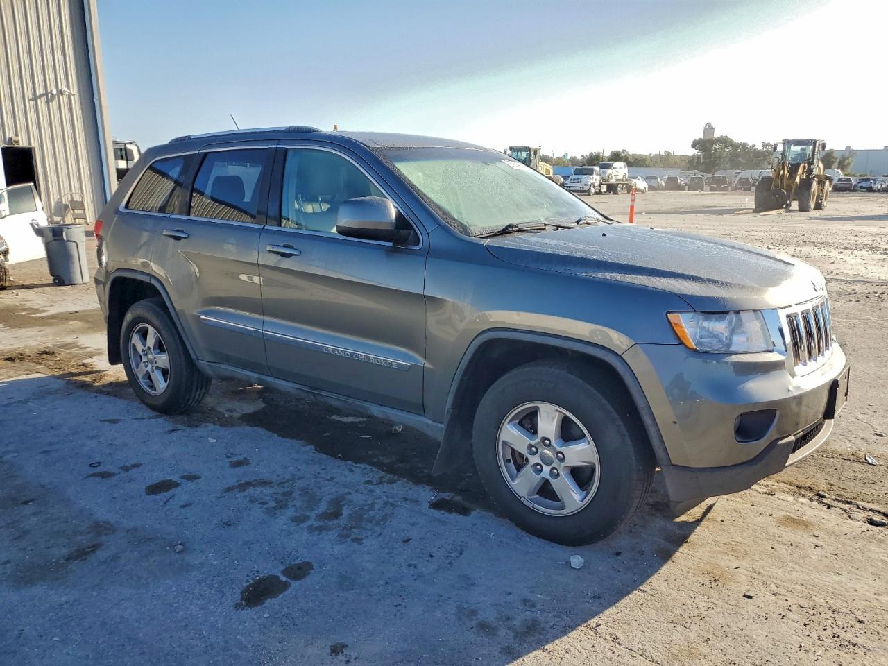 2012 JEEP GRAND CHEROKEE LAREDO photo 4