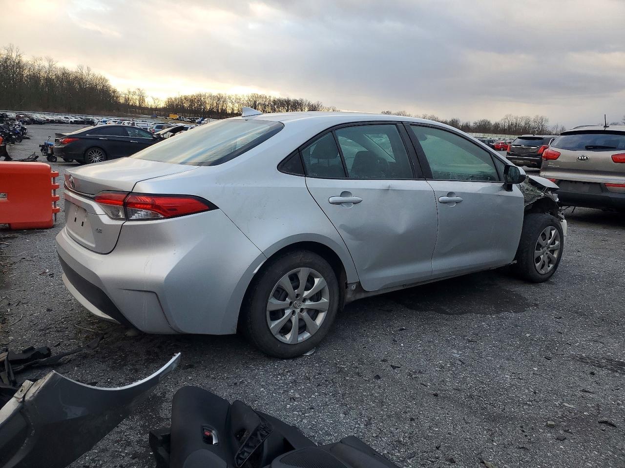 2021 TOYOTA COROLLA LE photo 7