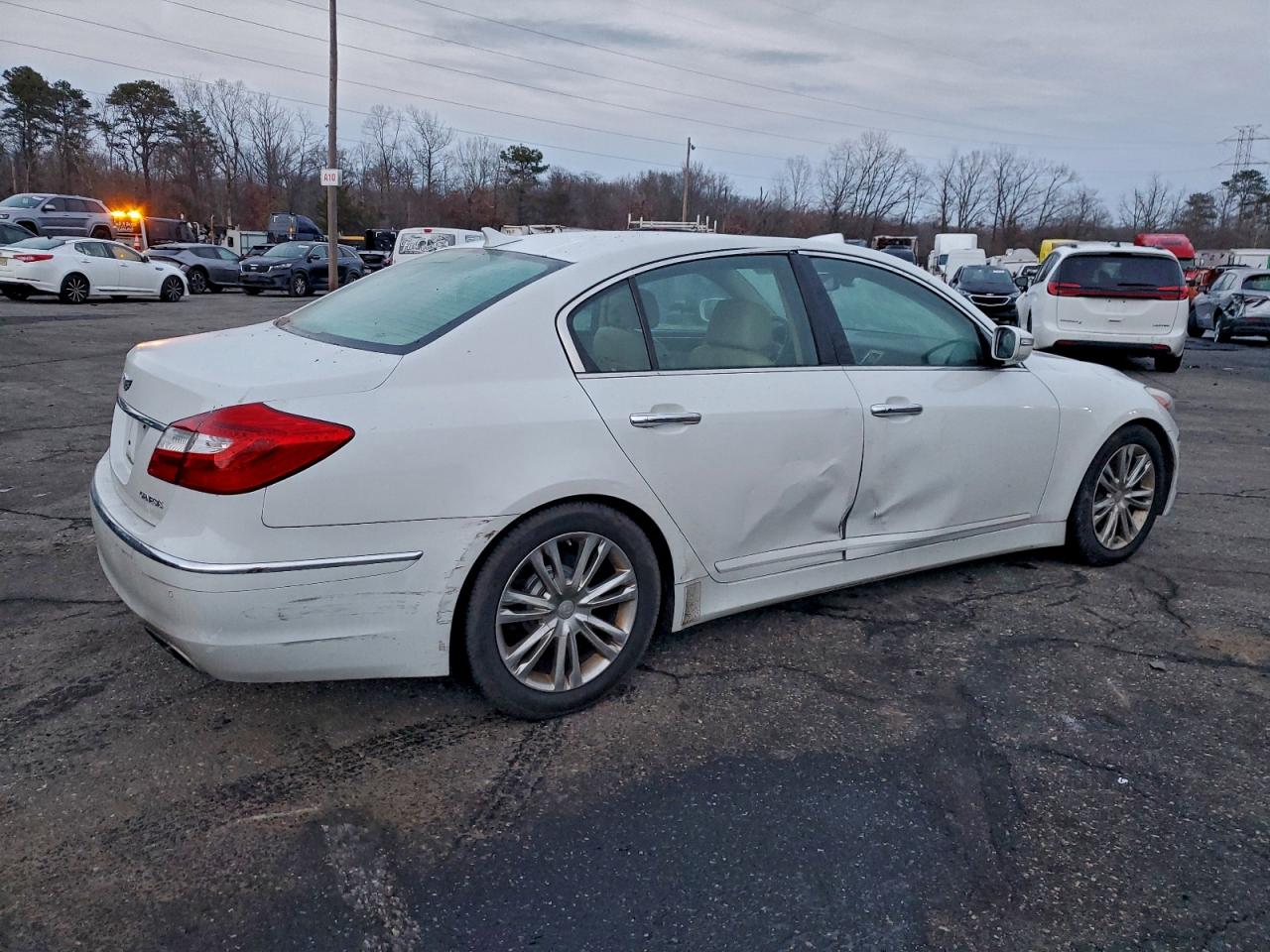 2012 HYUNDAI GENESIS 3.8L photo 3