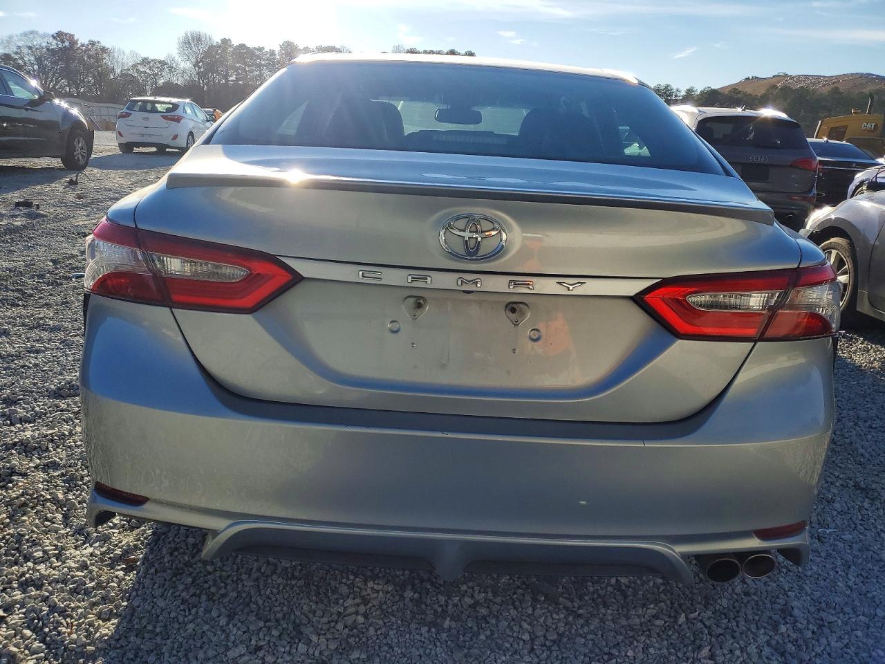2018 TOYOTA CAMRY L photo 11