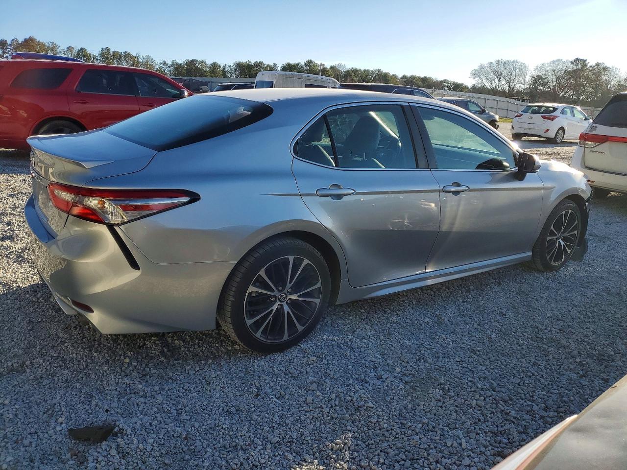 2018 TOYOTA CAMRY L photo 5
