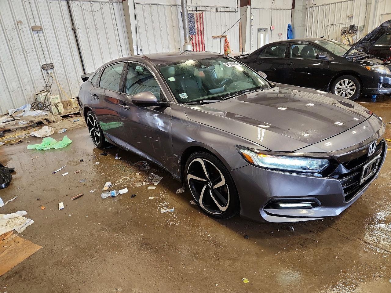 2018 HONDA ACCORD SPORT photo 4