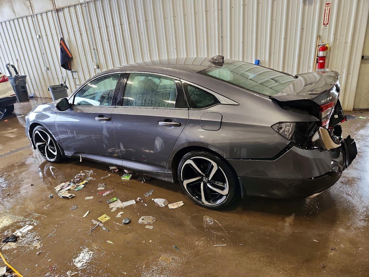 2018 HONDA ACCORD SPORT photo 2