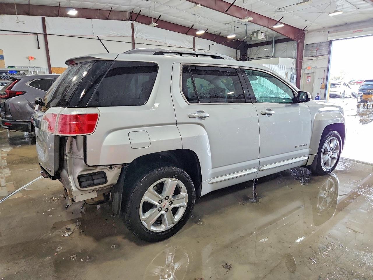 2017 GMC TERRAIN DENALI photo 5