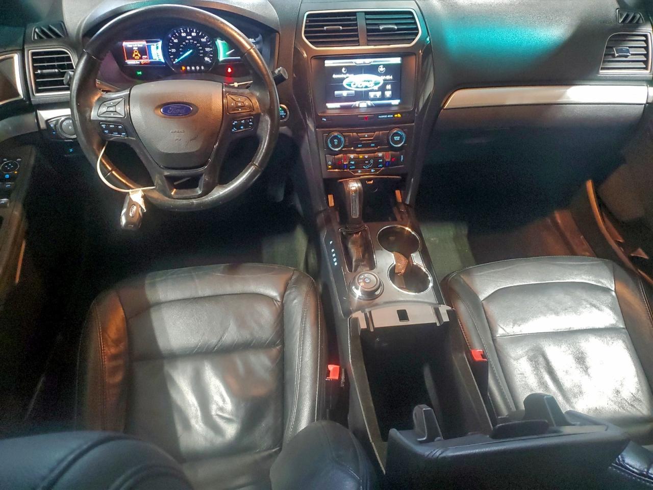 2016 FORD EXPLORER XLT photo 15