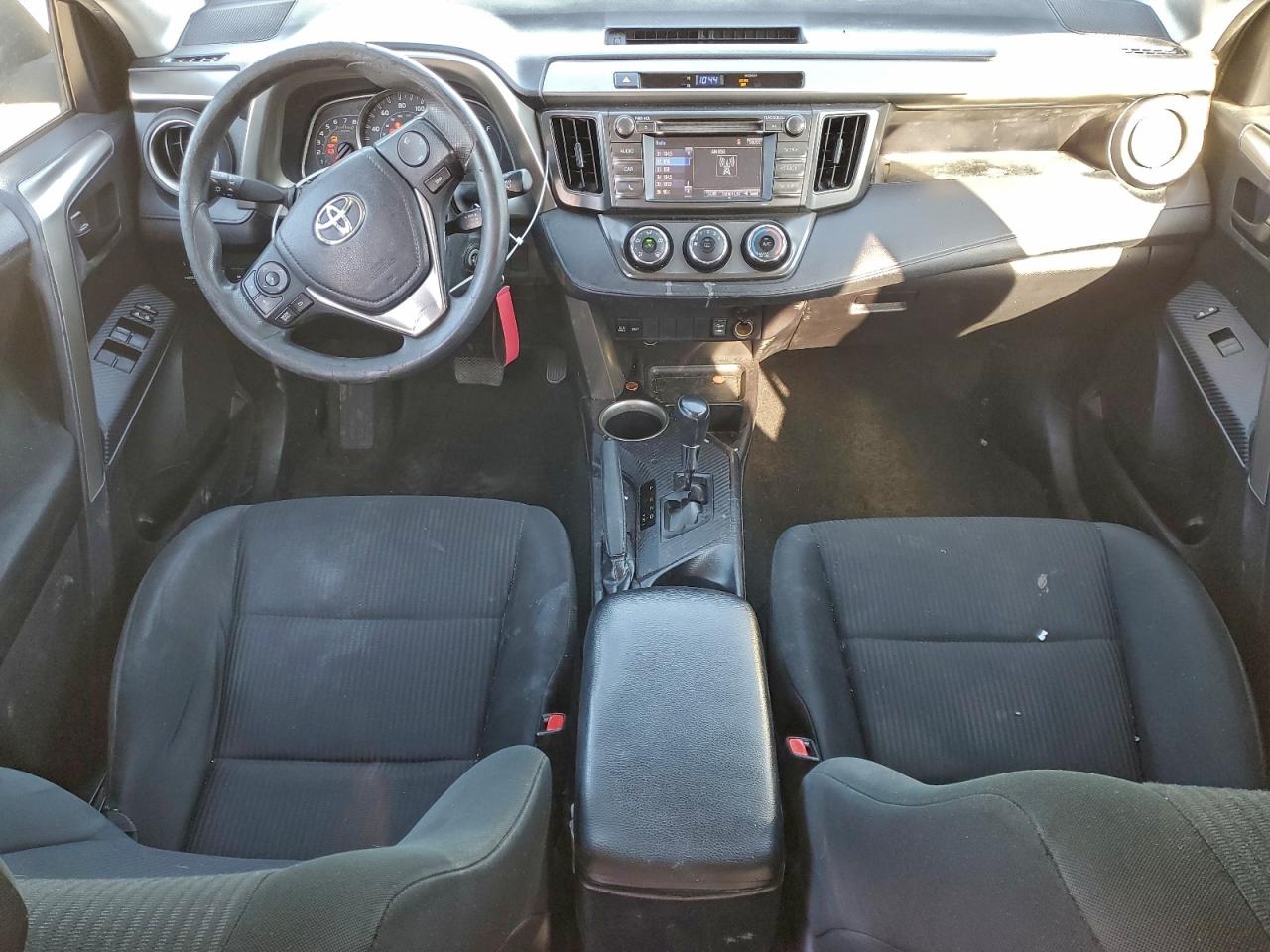 2014 TOYOTA RAV4 LE photo 8