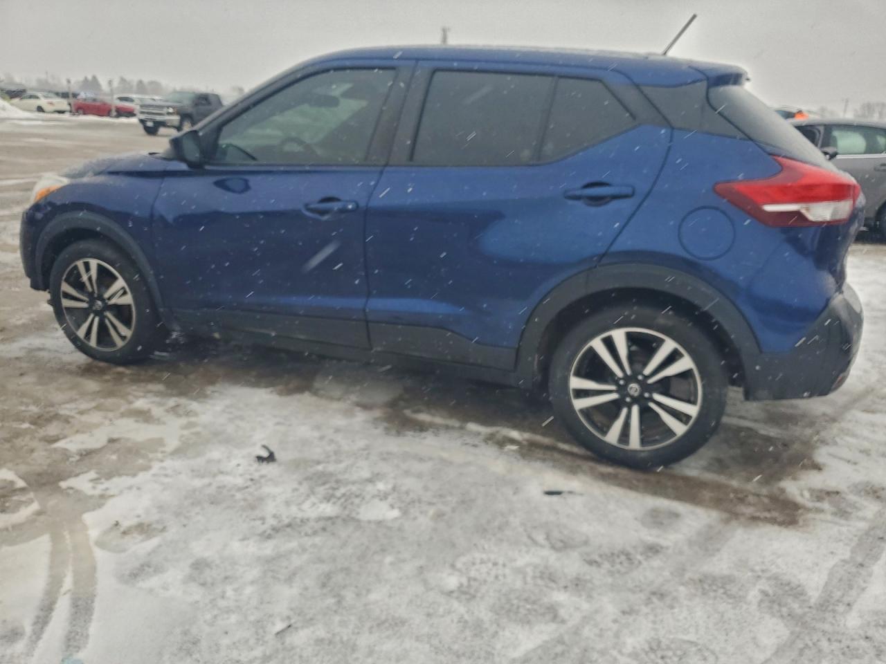 2019 NISSAN KICKS S photo 2
