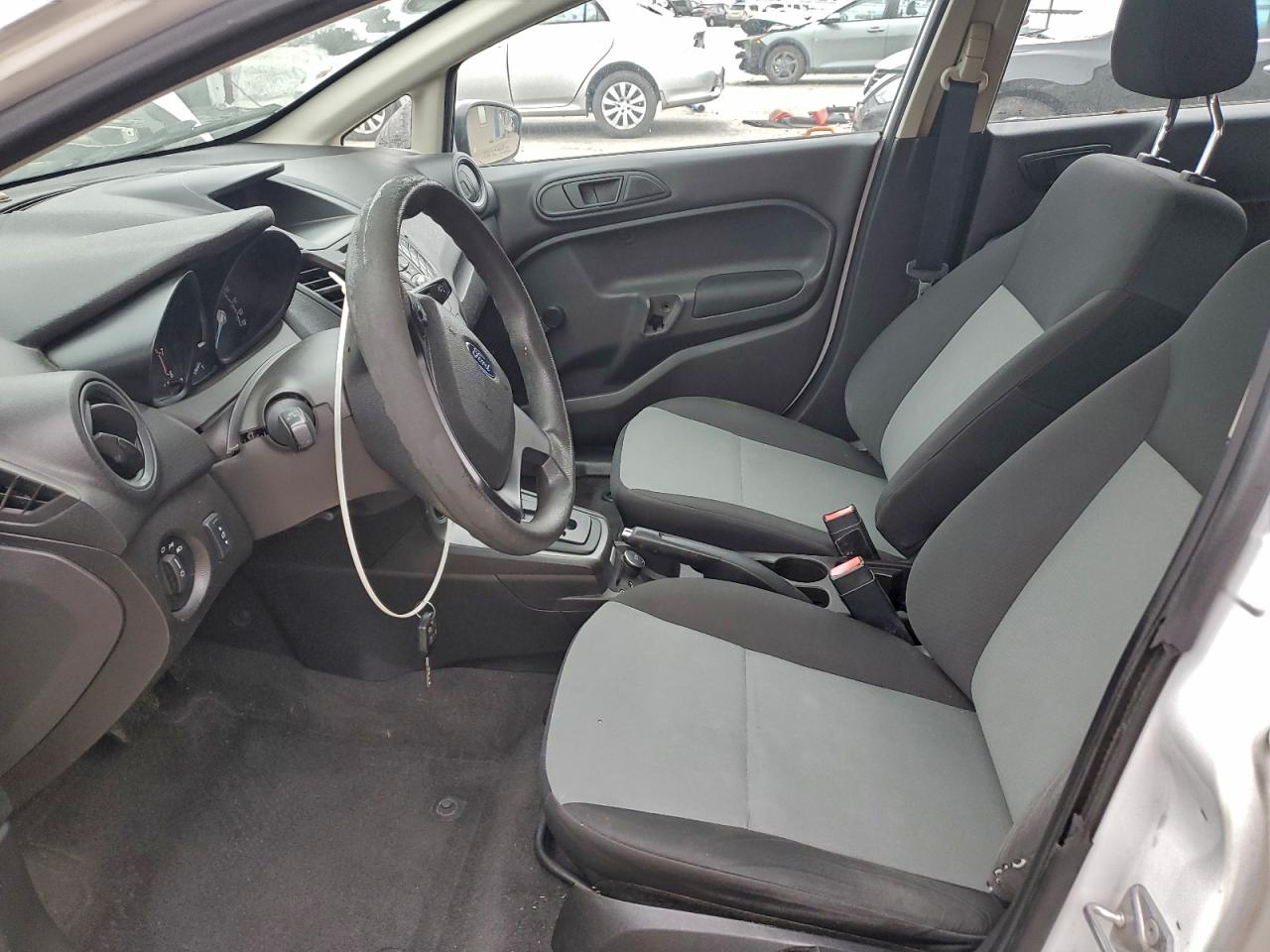 2016 FORD FIESTA S photo 13