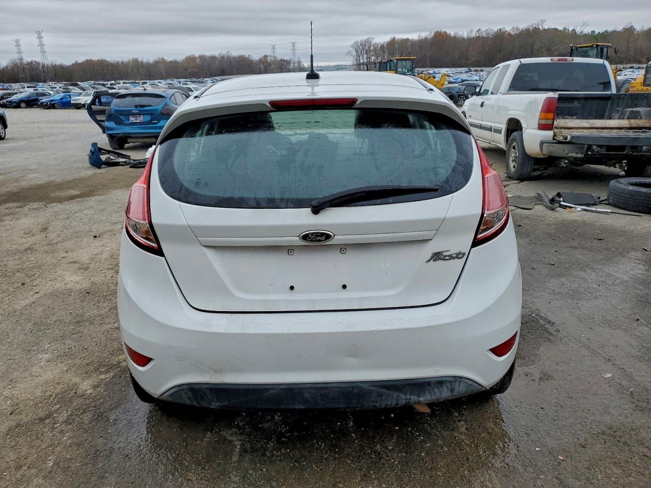 2016 FORD FIESTA S photo 11