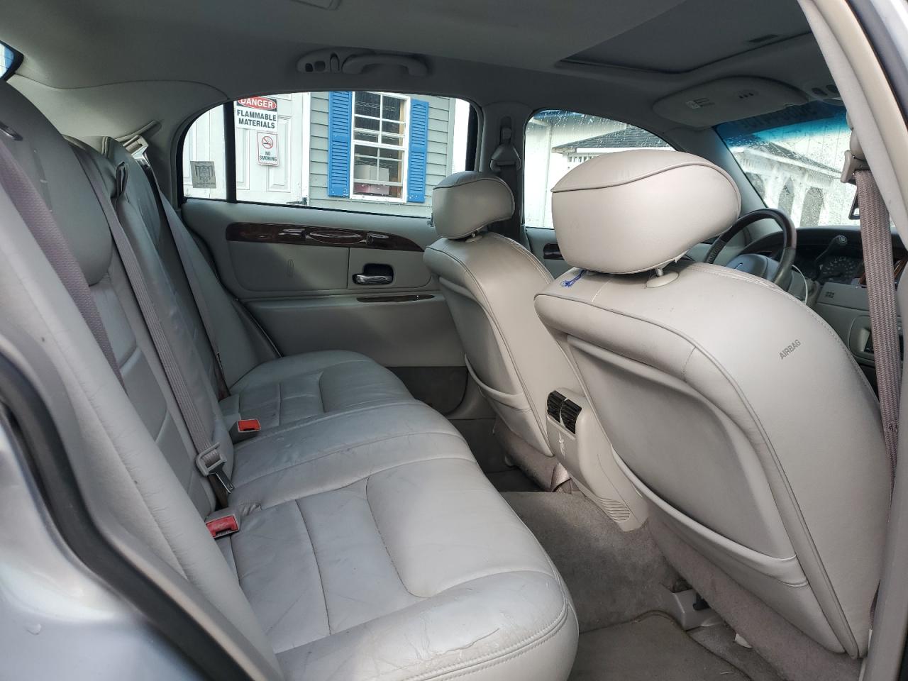 2001 LINCOLN TOWN CAR SIGNATURE photo 19