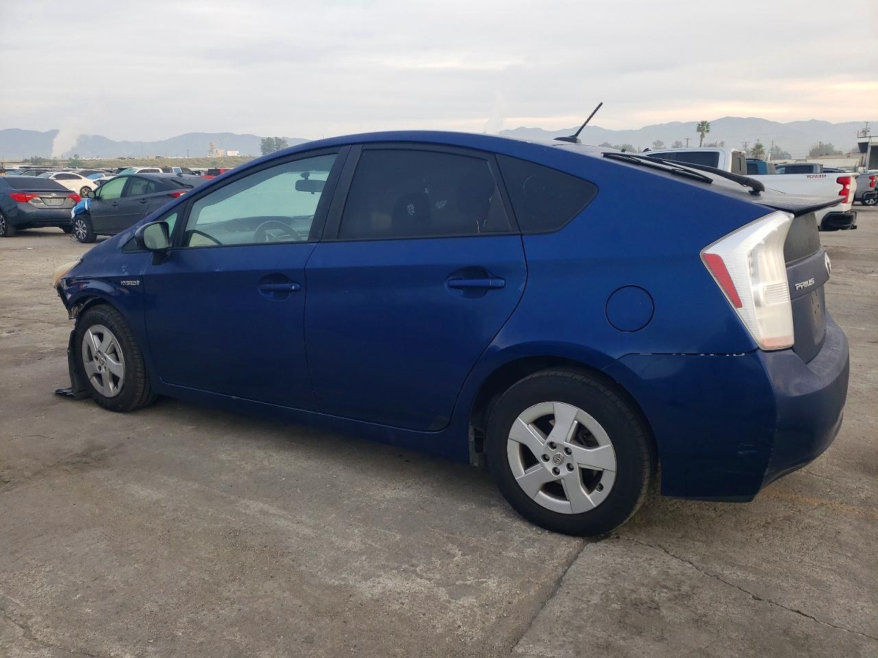 2010 TOYOTA PRIUS photo 3