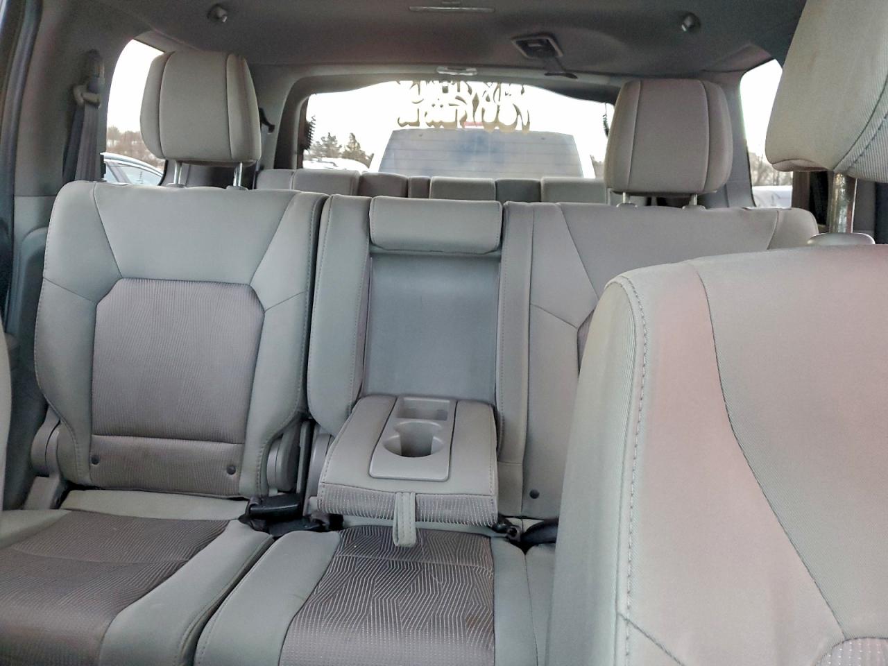 2015 HONDA PILOT SE photo 19