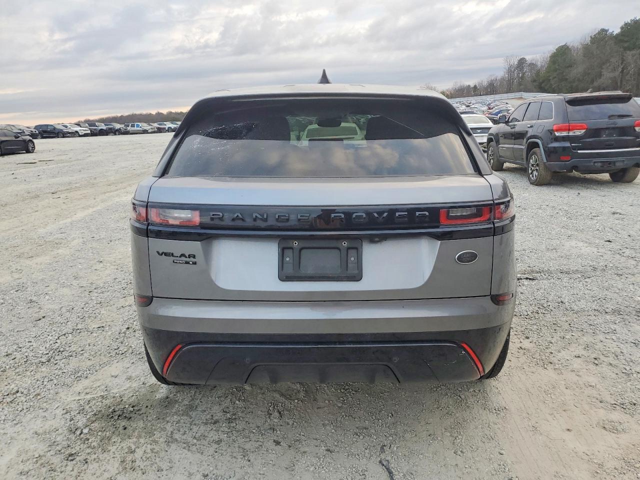 2020 LAND ROVER RANGE ROVER VELAR R-DYNAMIC S photo 6