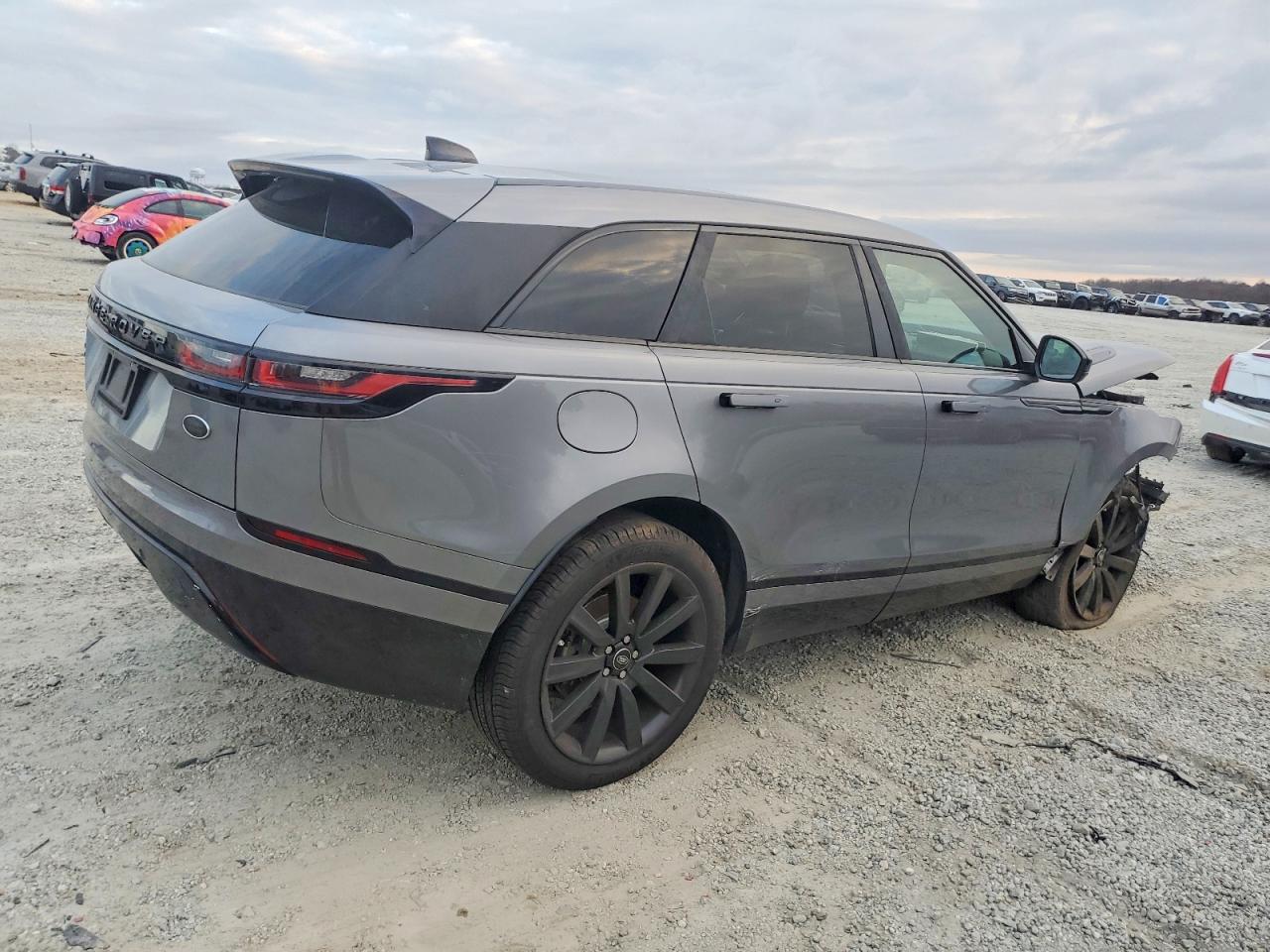 2020 LAND ROVER RANGE ROVER VELAR R-DYNAMIC S photo 3