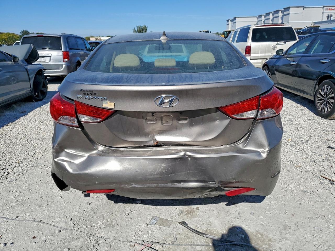 2013 HYUNDAI ELANTRA GLS photo 16