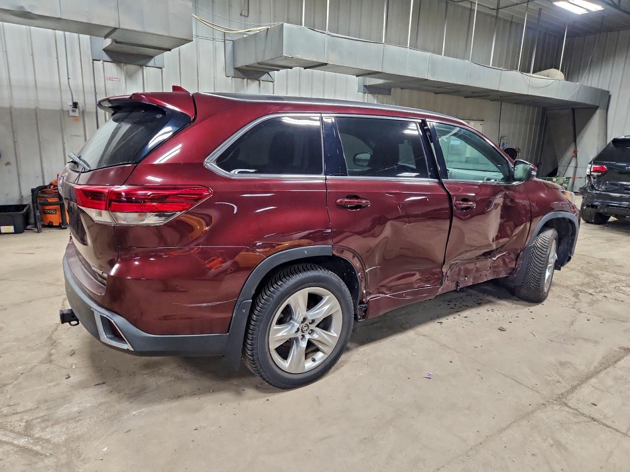 2019 TOYOTA HIGHLANDER LIMITED photo 5