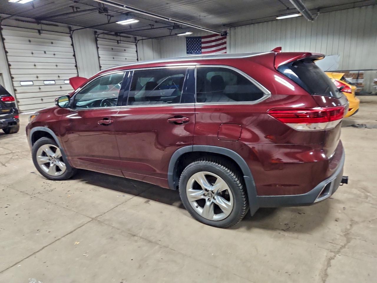 2019 TOYOTA HIGHLANDER LIMITED photo 3