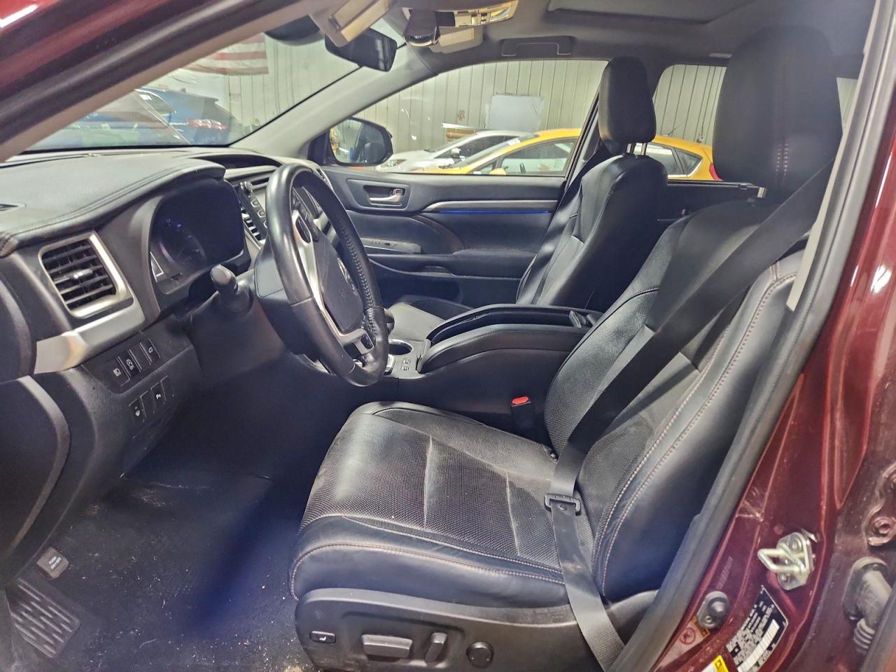 2019 TOYOTA HIGHLANDER LIMITED photo 13