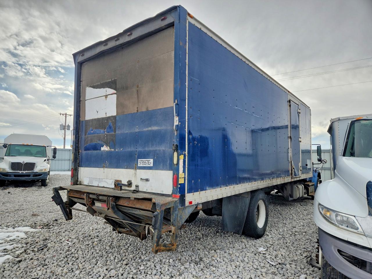 2011 FREIGHTLINER BUSINESS CLASS M2 BOX TRUCK photo 3