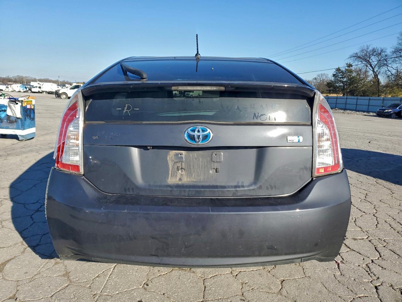 2015 TOYOTA PRIUS photo 16