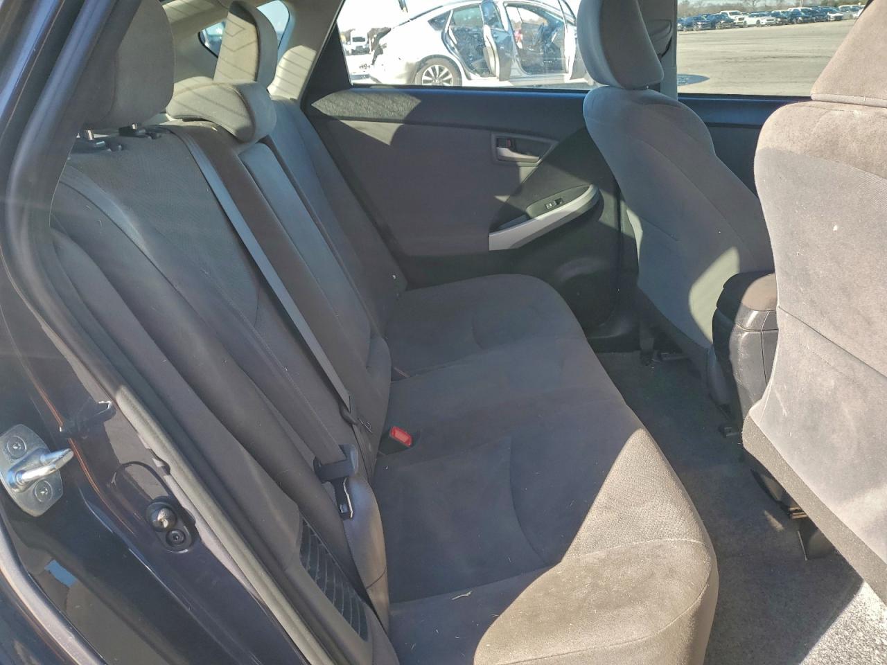 2015 TOYOTA PRIUS photo 28