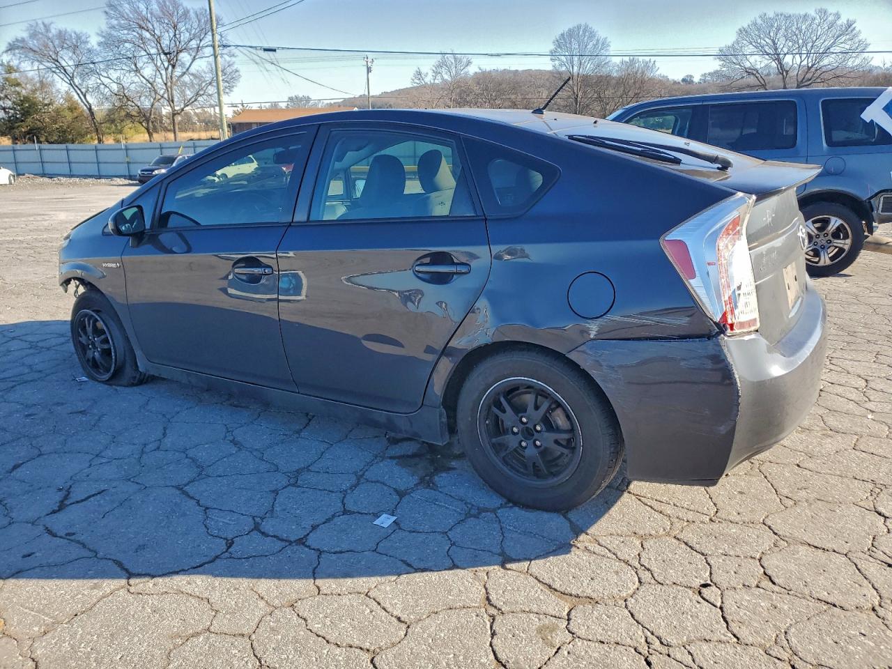2015 TOYOTA PRIUS photo 4
