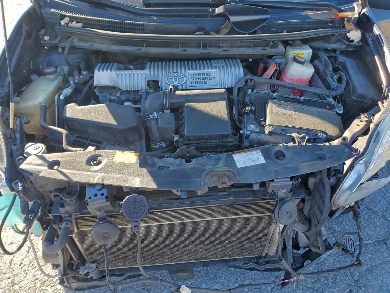 2015 TOYOTA PRIUS photo 31