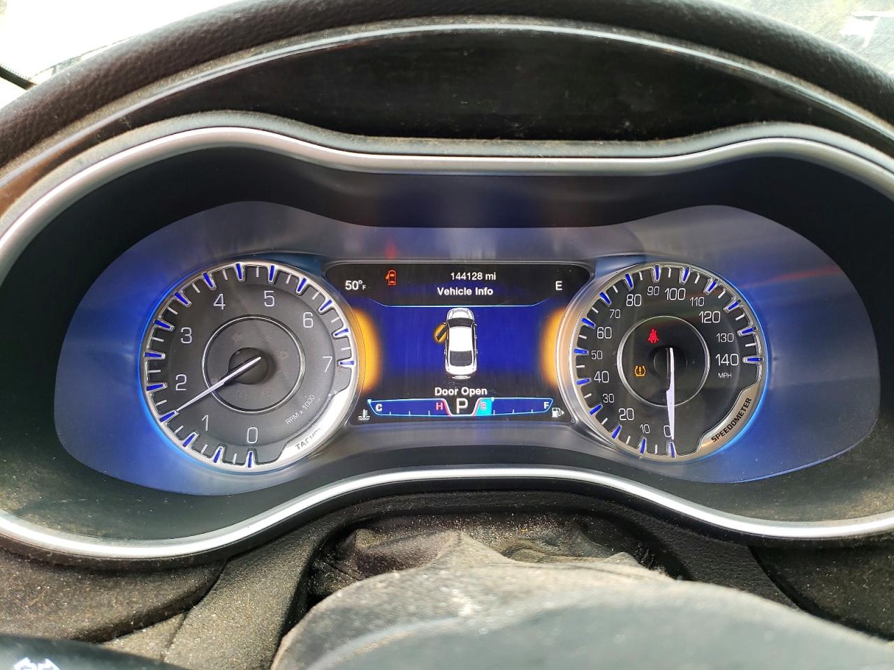 2015 CHRYSLER 200 C photo 9
