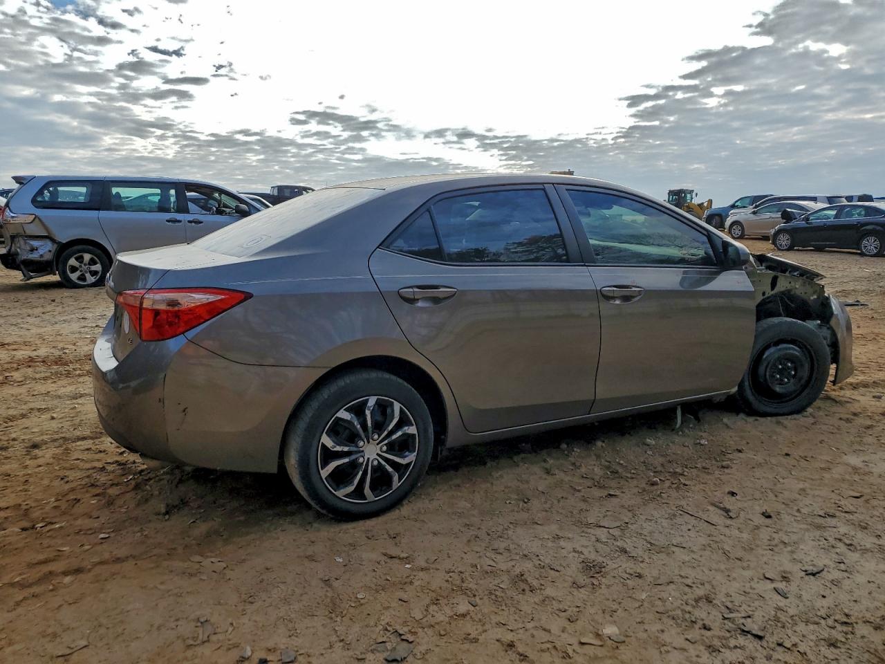 2017 TOYOTA COROLLA L photo 3