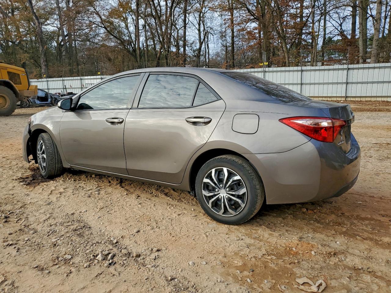2017 TOYOTA COROLLA L photo 2