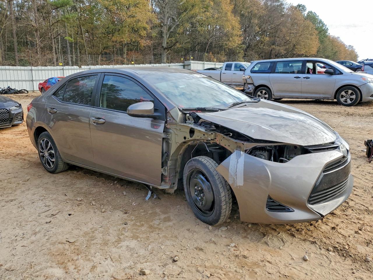 2017 TOYOTA COROLLA L photo 4