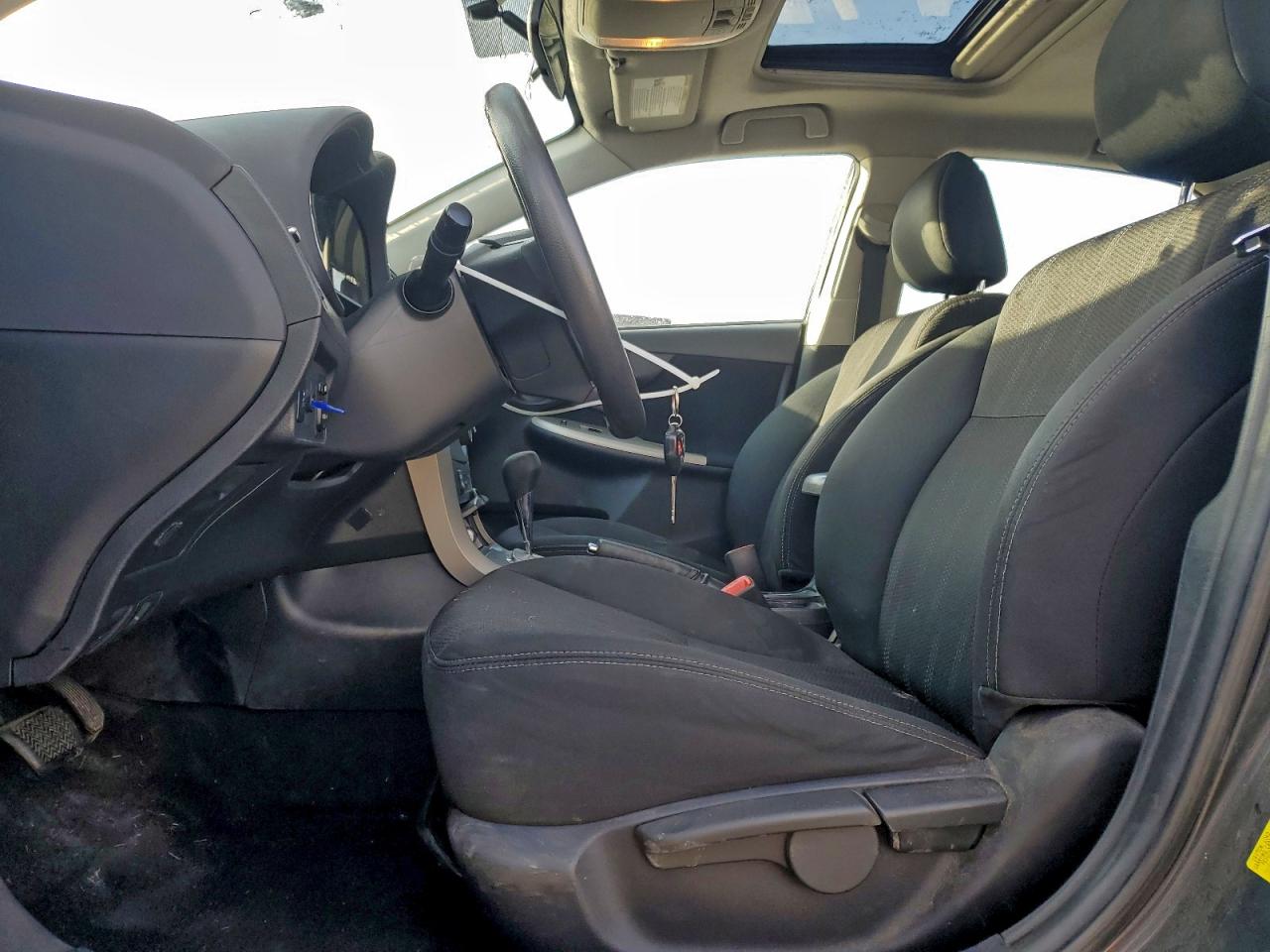 2012 TOYOTA COROLLA BASE photo 19