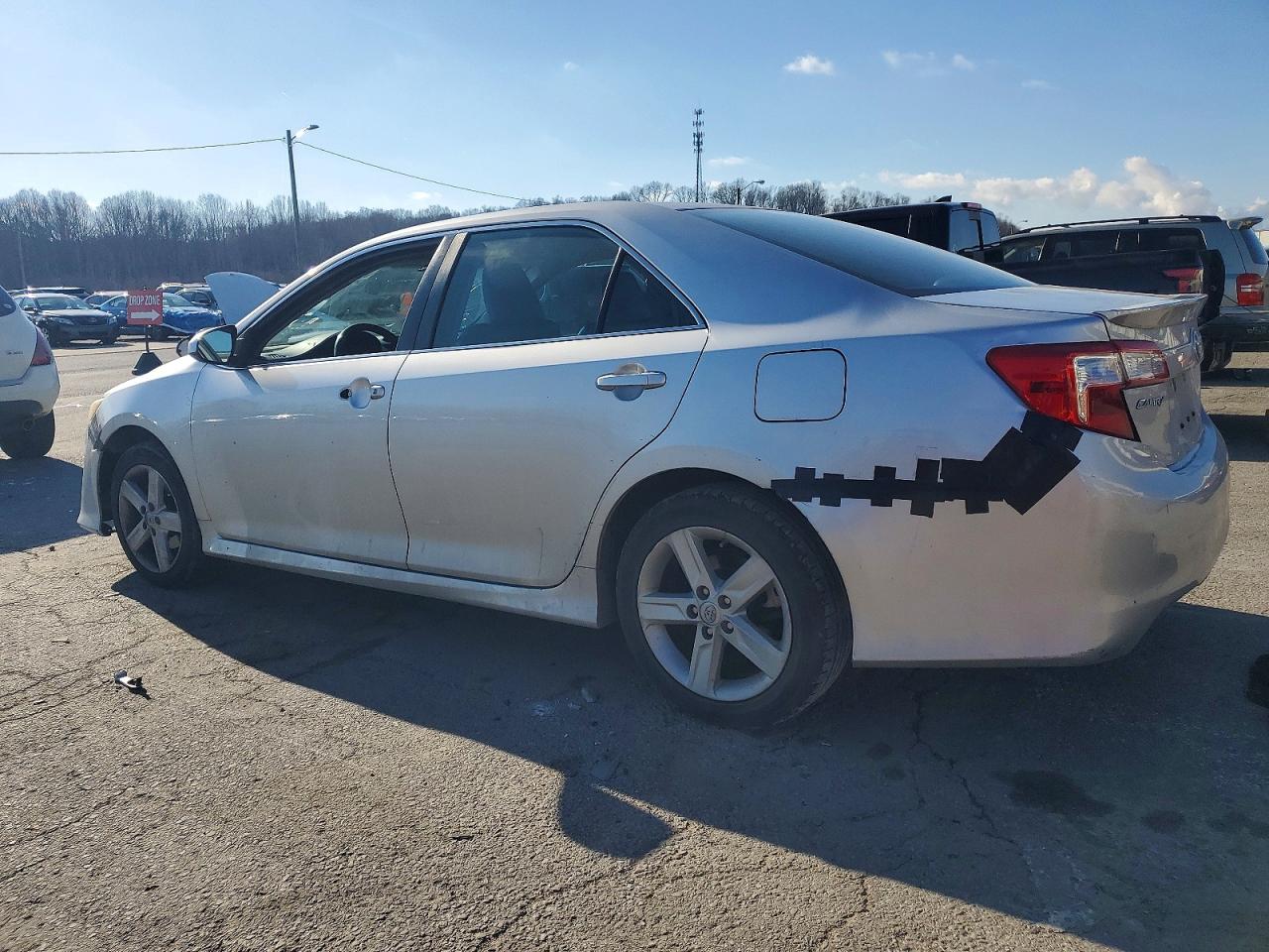 2013 TOYOTA CAMRY L photo 2