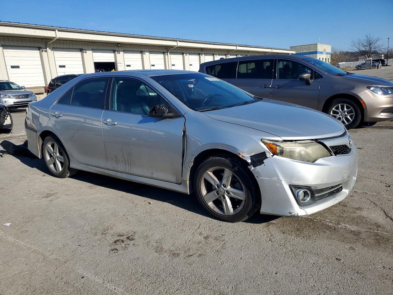 2013 TOYOTA CAMRY L photo 4
