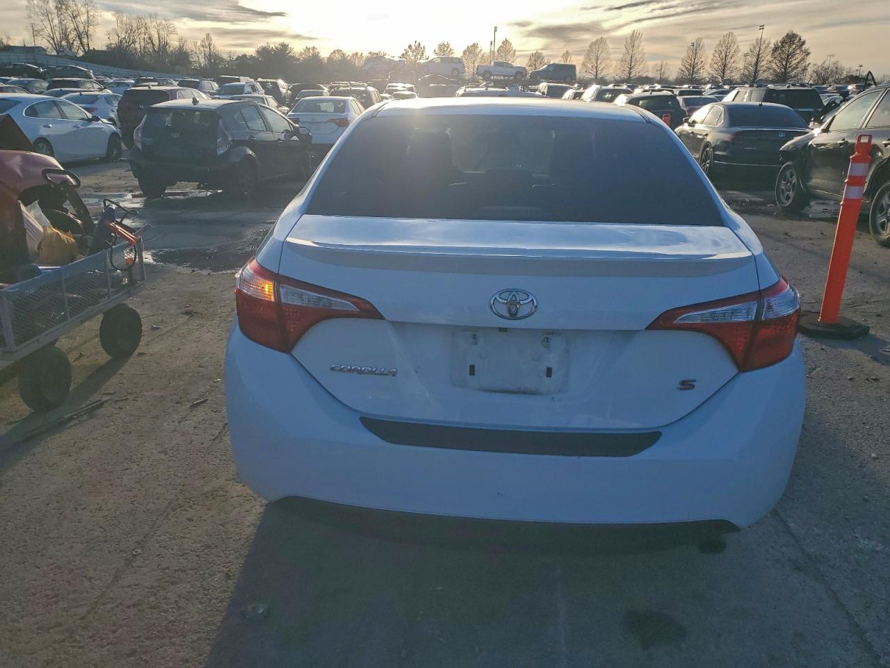 2015 TOYOTA COROLLA L photo 6