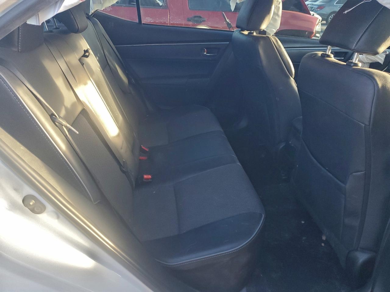 2015 TOYOTA COROLLA L photo 10