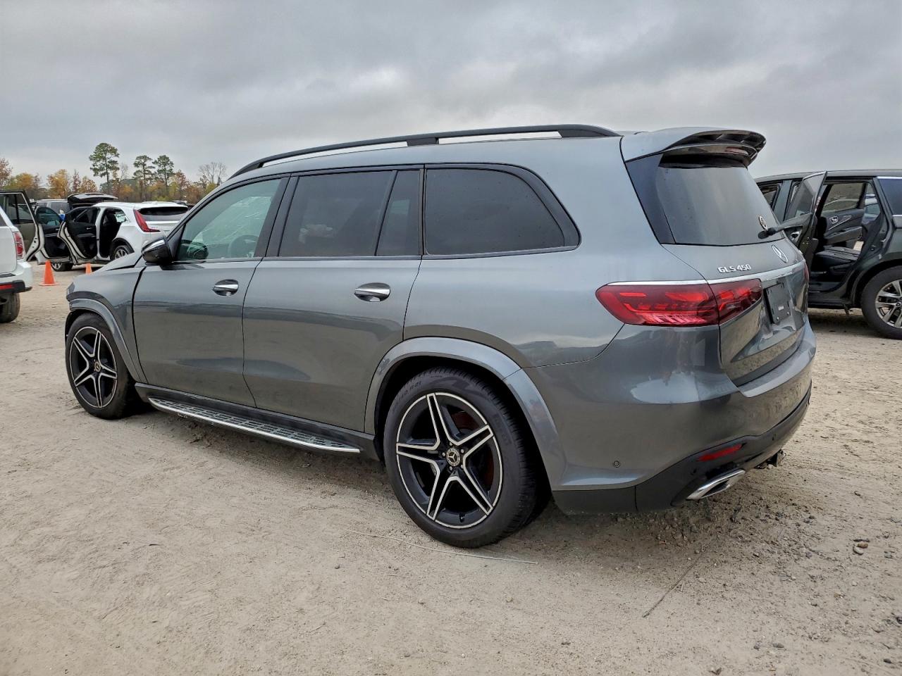 2024 MERCEDES-BENZ GLS 450 4MATIC photo 2