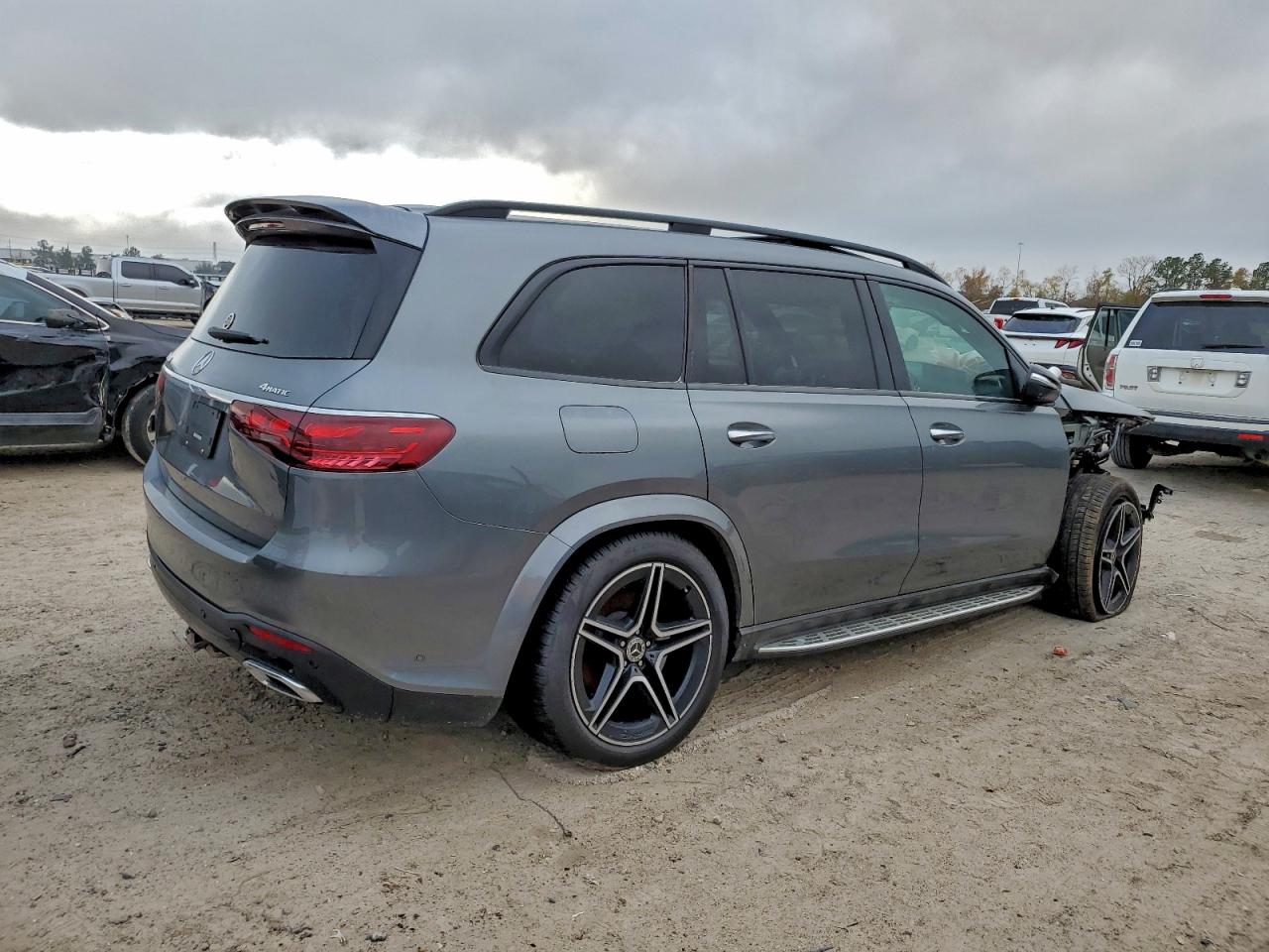 2024 MERCEDES-BENZ GLS 450 4MATIC photo 3