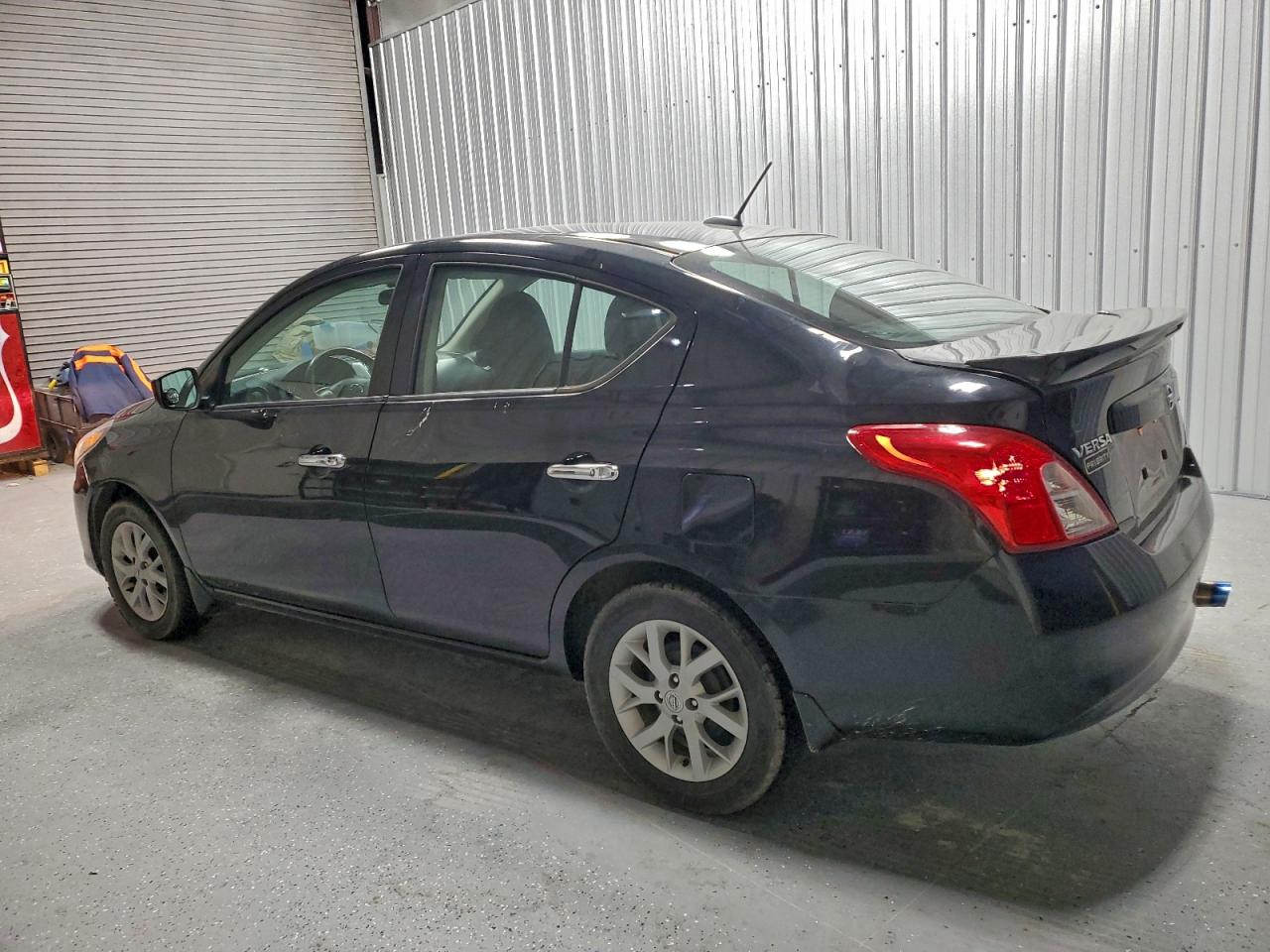 2019 NISSAN VERSA S photo 2